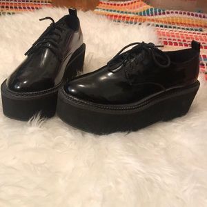 Black platformed creepers